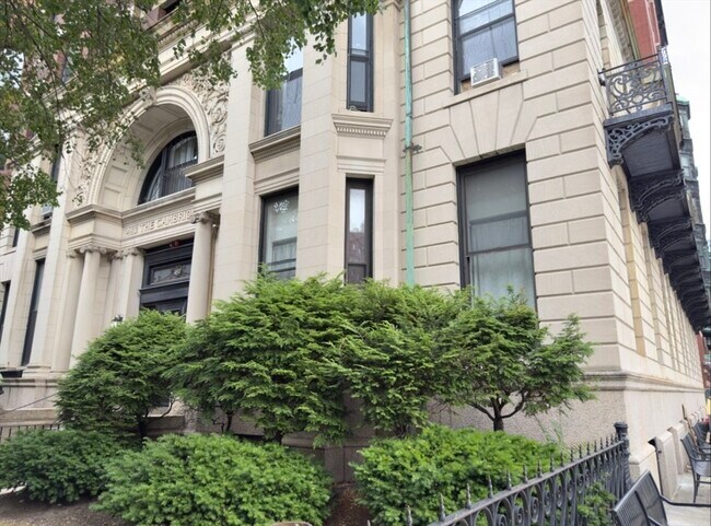 Foto del edificio - 483 Beacon St