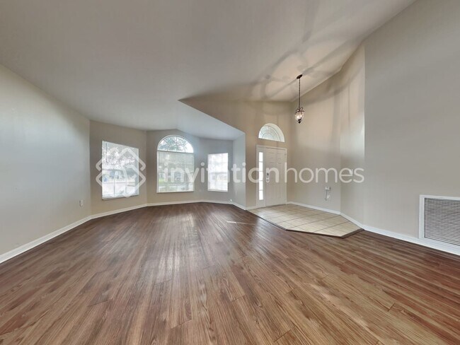 Foto del edificio - 2141 Rose Blvd