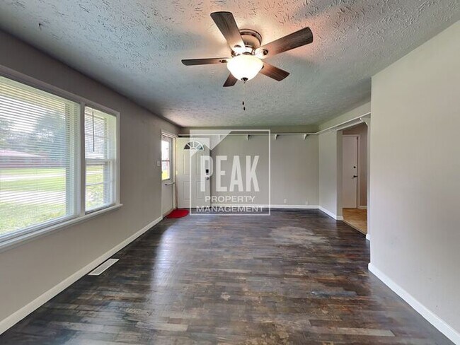 Foto del edificio - HOME FOR RENT IN ANDERSON