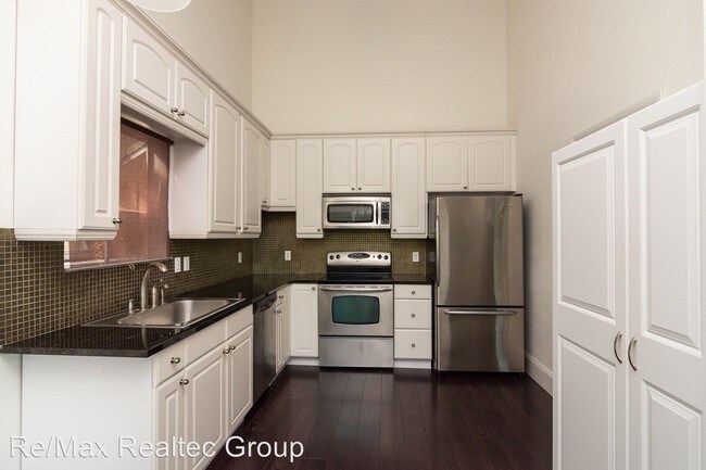 Building Photo - 3 br, 2.5 bath House - 3082 Overlook Place