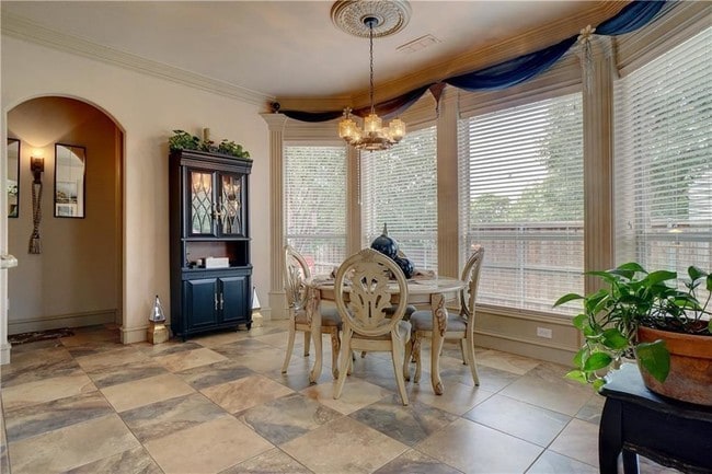 Building Photo - 2101 Lookout Trail