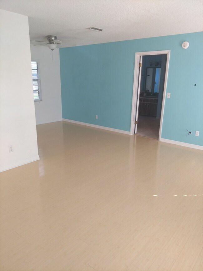 Photo - 3/2 in Westwood! House