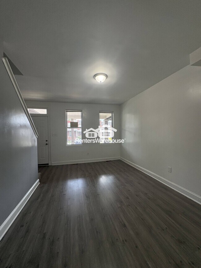 Foto del edificio - 2586 Edmondson Ave
