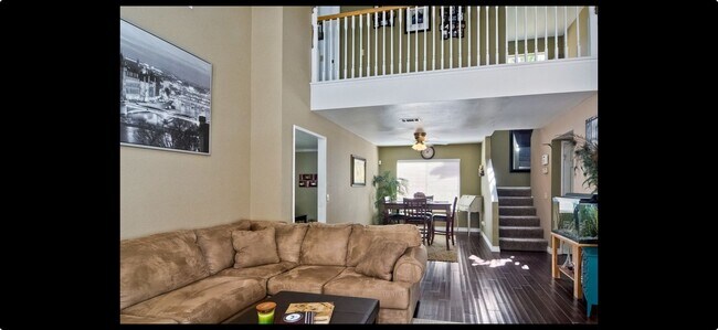 Foto del edificio - 817 Southshore Dr