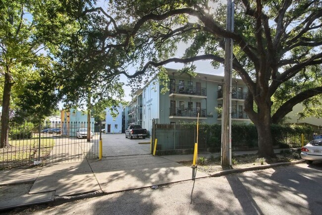 Foto del edificio - 1621 Governor Nicholls St