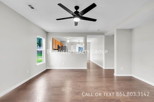 Building Photo - 621 Branch View Dr