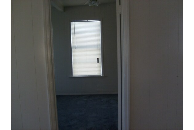  - 1129 Central Dr