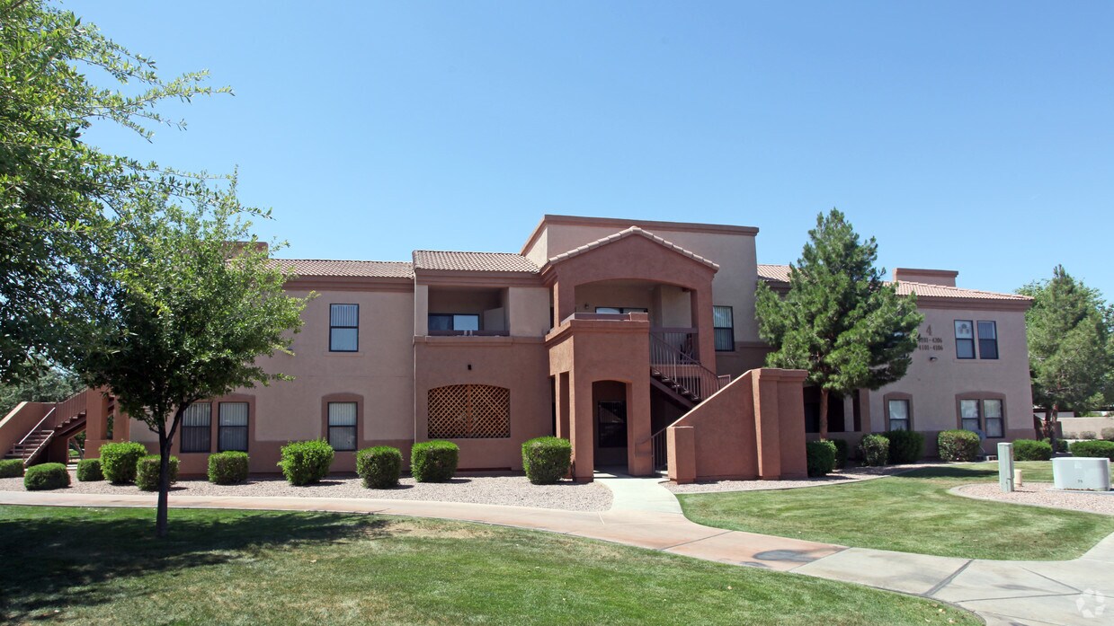 San Martin Apartments in Glendale, AZ