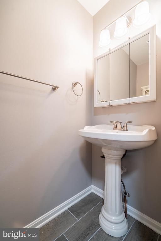 Foto del edificio - 6028 Forrest Hollow Ln