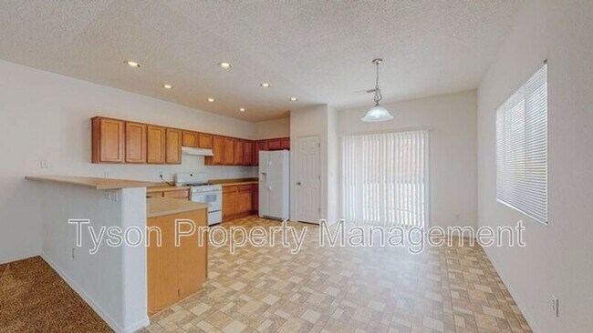 Foto del edificio - 1035 Maroa St NW