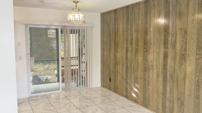 Building Photo - 3293 Kirk Rd