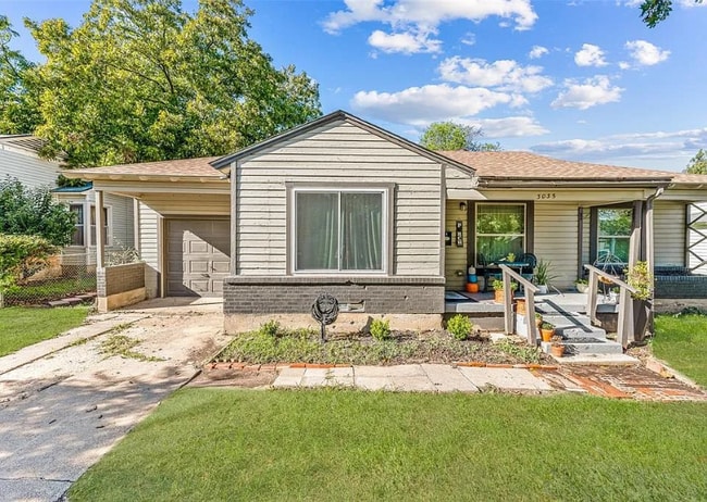 Building Photo - 3035 Modree Ave