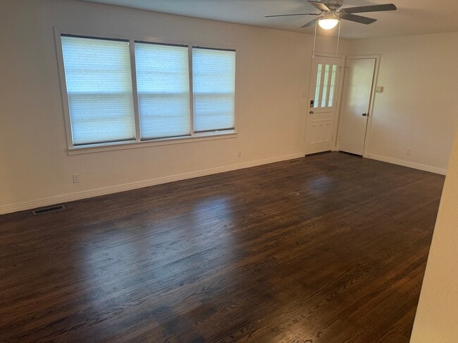 Building Photo - 303 Langston St