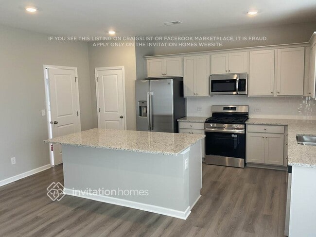 Building Photo - 537 Almere Dr