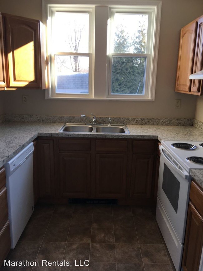 Foto del edificio - 3 br, 1 bath Apartment - 1531 Bridge Street