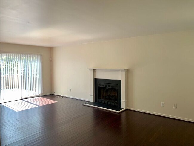 Foto del edificio - 11035 Rufford Rd