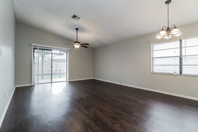 Foto del edificio - 456 Copperstone Cir