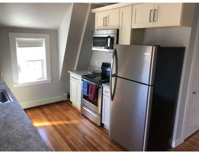 Building Photo - 18 Montello St