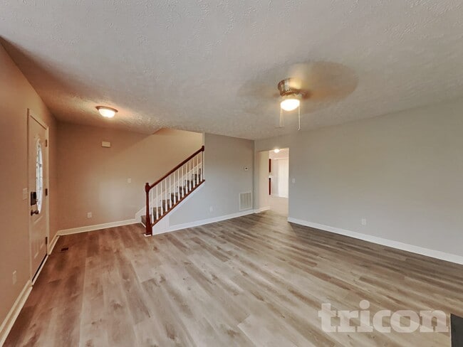 Building Photo - 140 Sundance Way