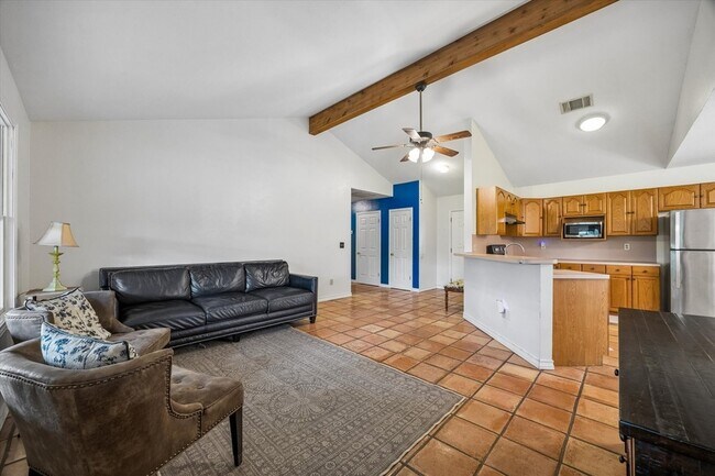 Foto del edificio - 420 High Mesa Dr