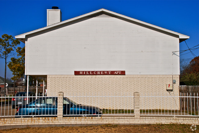 Foto del edificio - Hillcrest Apartments