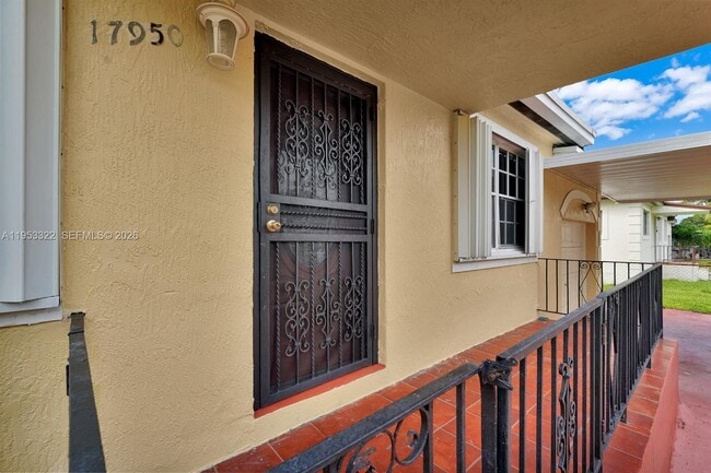 Building Photo - 17950 NW 6th Ct