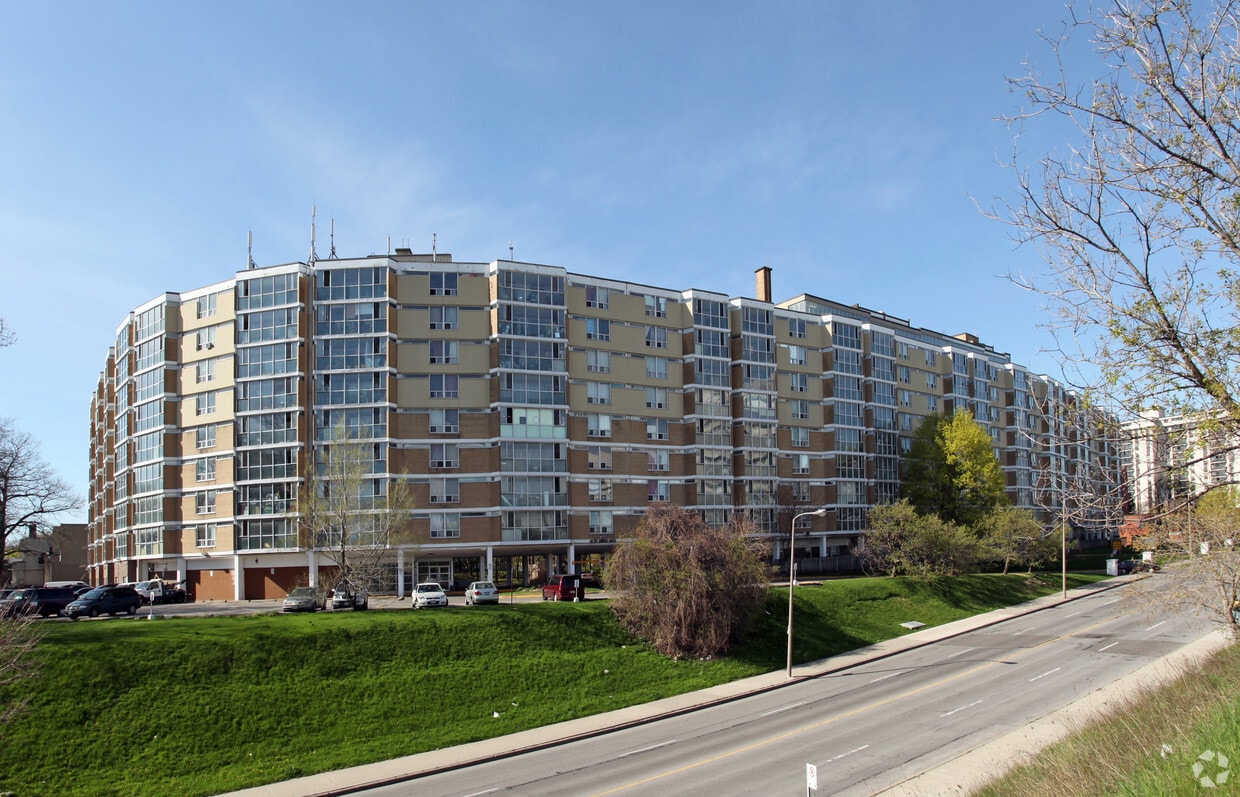 3135 St Dennis Dr, Toronto, ON M3C 1G7 3135 St Dennis Dr Toronto, ON