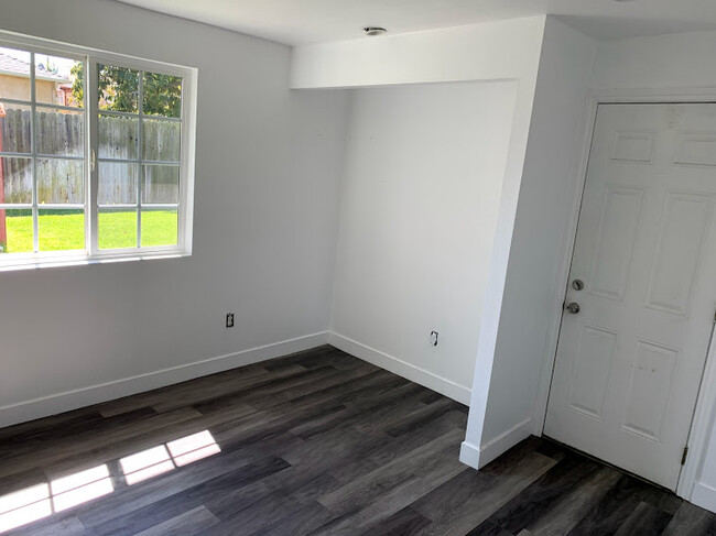 Building Photo - 25540 Cypress St