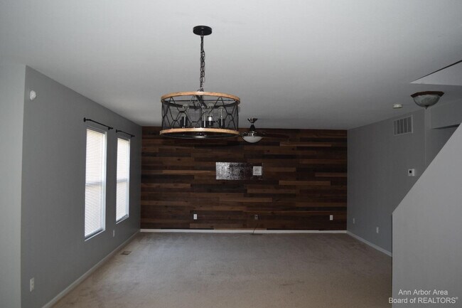 Foto del edificio - 8549 Hawthorn Hill