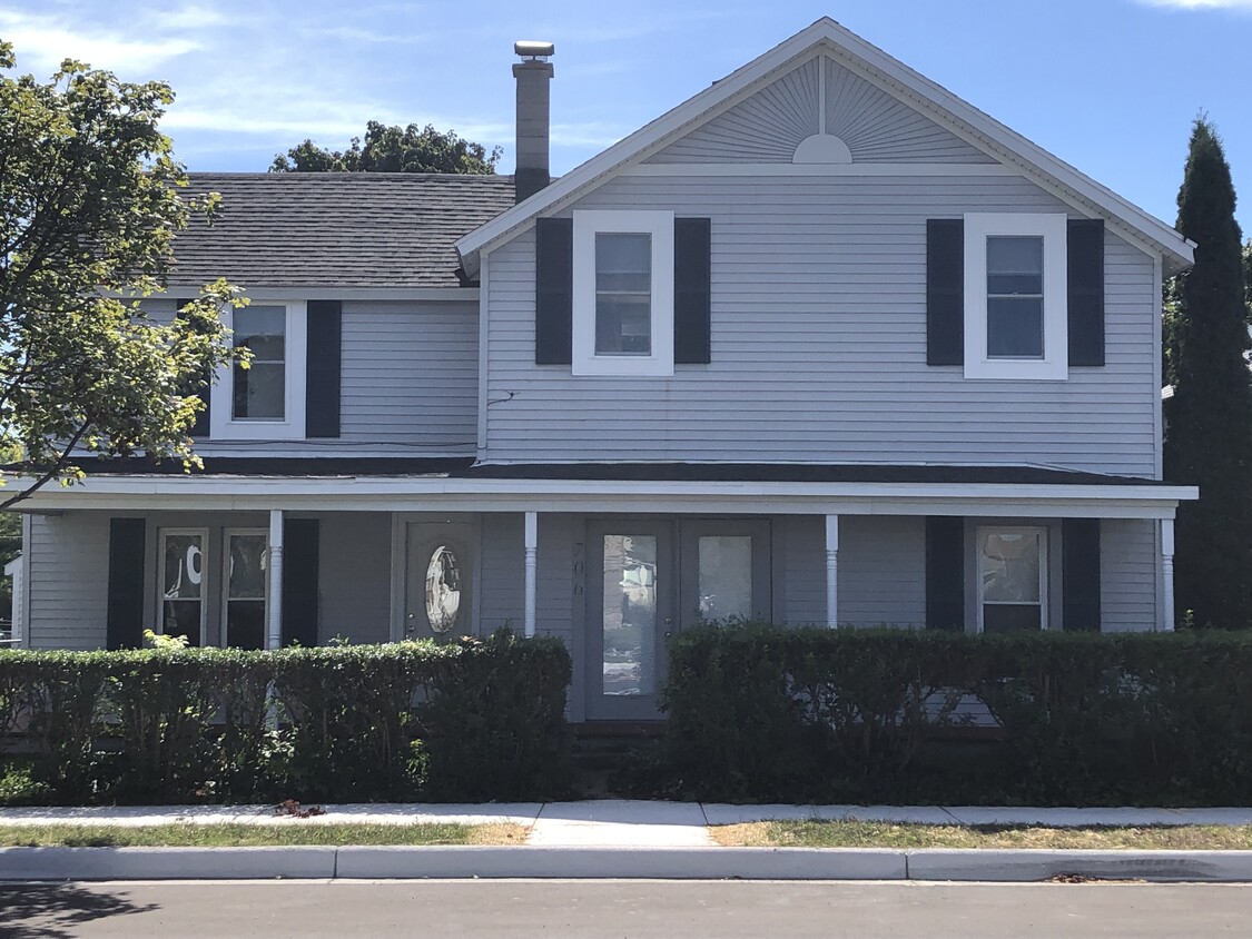 Front of House - 706 Forest Ave