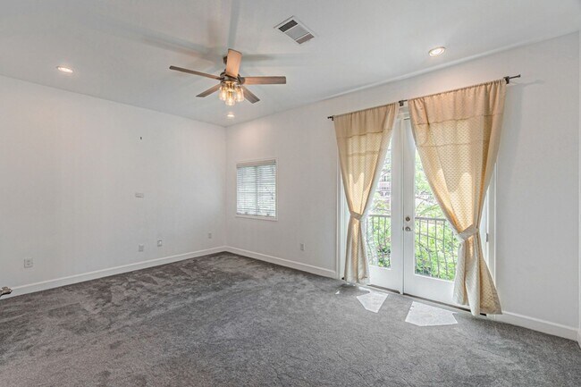 Foto del edificio - 3210 Carlisle St