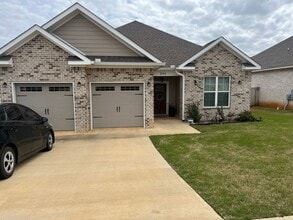 Building Photo - 204 Overcup Dr