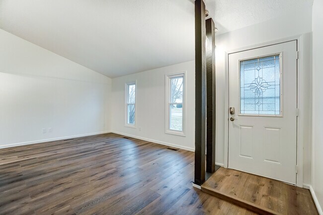 Foto del edificio - 3633 Turf Ln