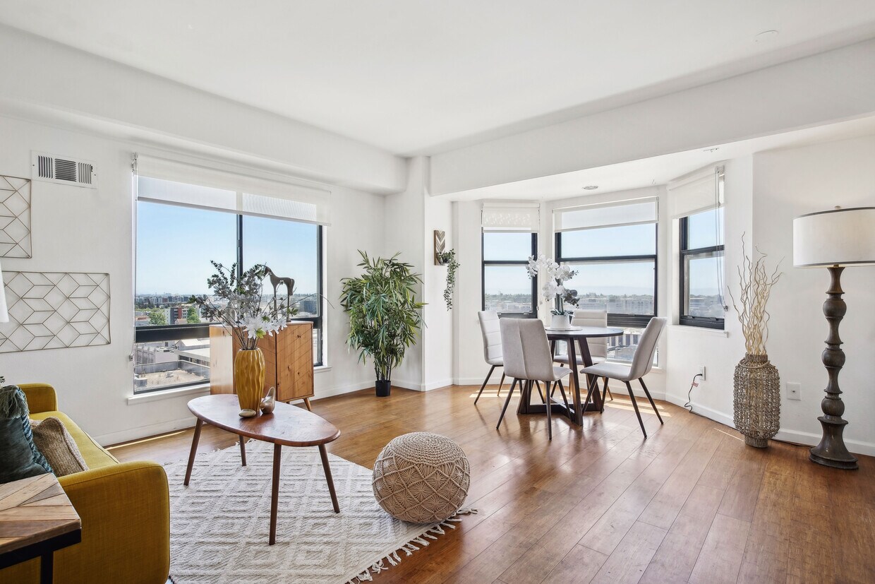 Beautiful Views - 988 Franklin St