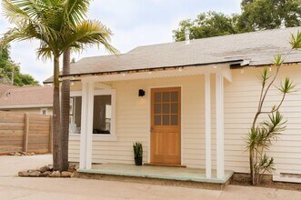 Building Photo - 2018 Monterey St Building Photo - 2018 Monterey St