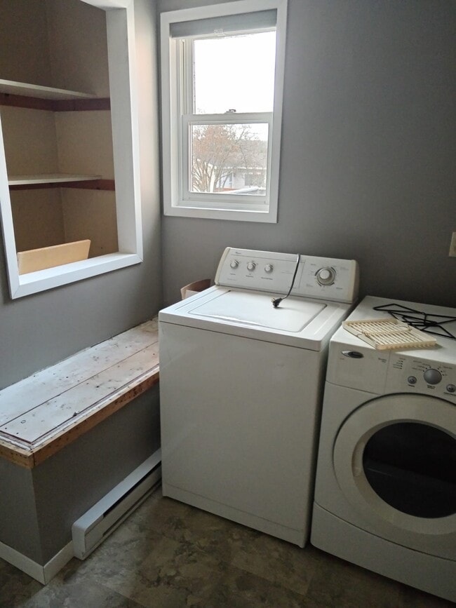 Photo du bâtiment - 1020 Rue Centrale St