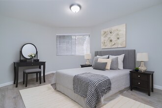 Building Photo - 920 Fletcher Ln