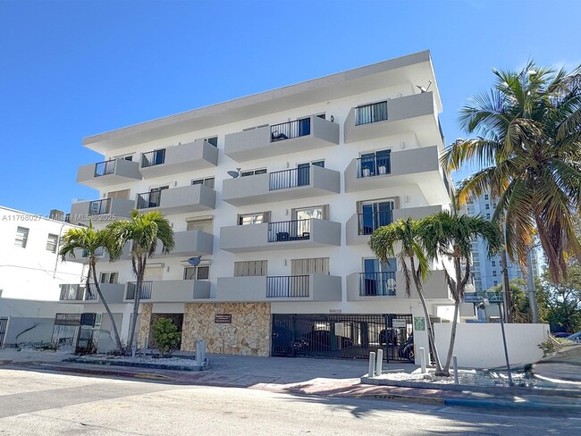 Foto del edificio - 6965 Harding Ave