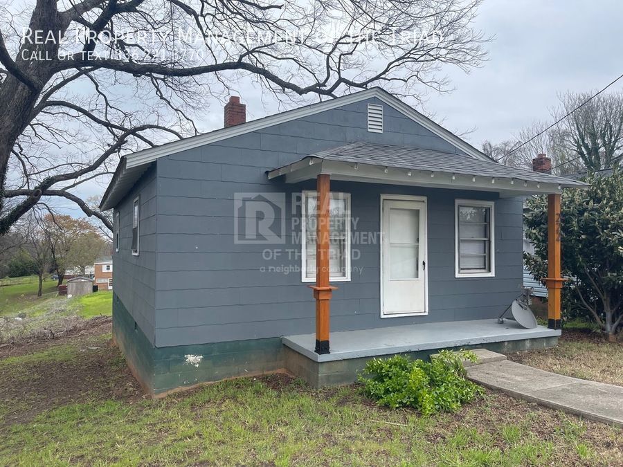 Primary Photo - Cozy 2bd/1ba Home in Reidsville!!