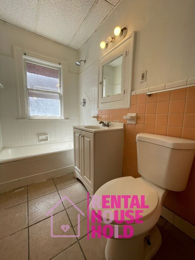 Building Photo - 2649 Pasadena St