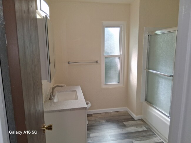 Foto del edificio - 3905 Clear Acre Ln