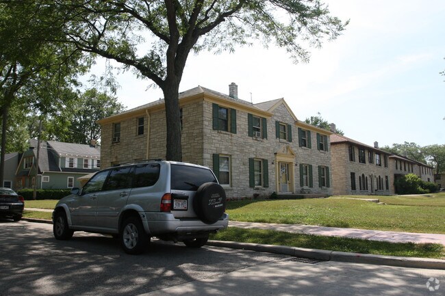 Building Photo - 2605 W Capitol Dr