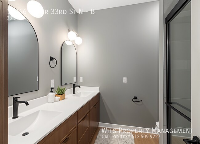 Foto del edificio - 11046 Upper 33rd St N