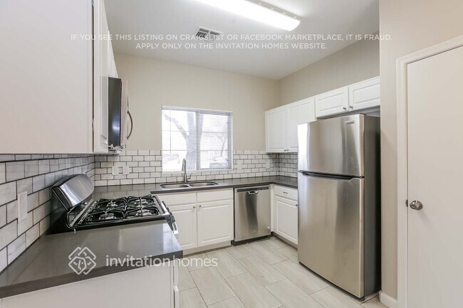 Building Photo - 1500 S Boulder St