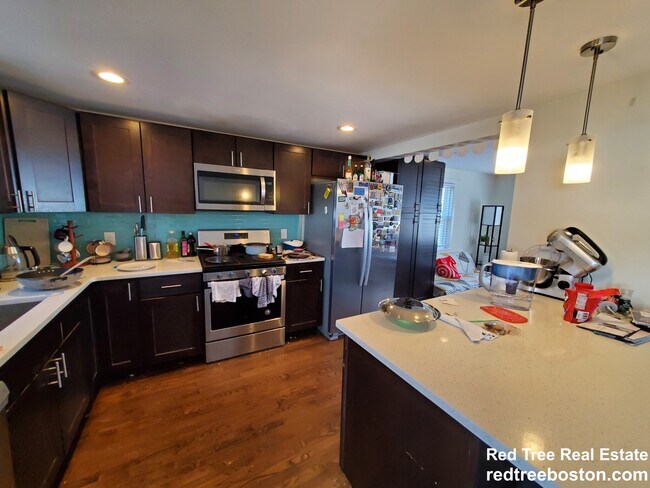 Foto del edificio - 77 Rock Glen Rd