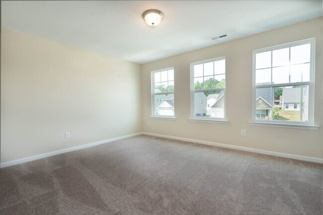 Building Photo - Available on July 10! Modern Home with Spacious Layout Near Downtown Kernersville