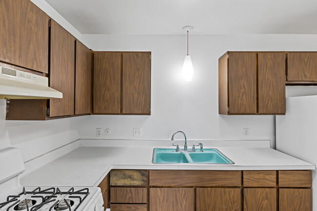 Building Photo - Riverside Apartments