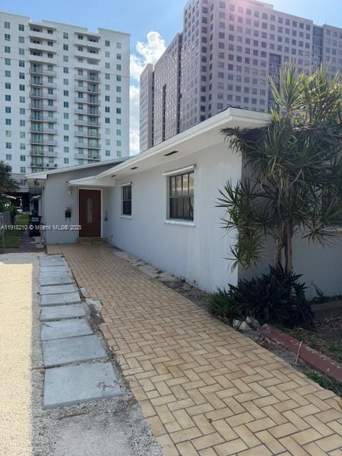 Foto del edificio - 10890 SW 6th St