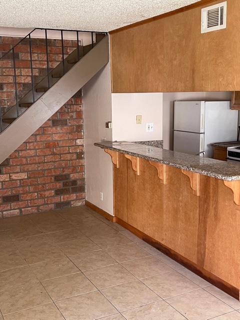 Foto del edificio - 1315 Pinetree Dr