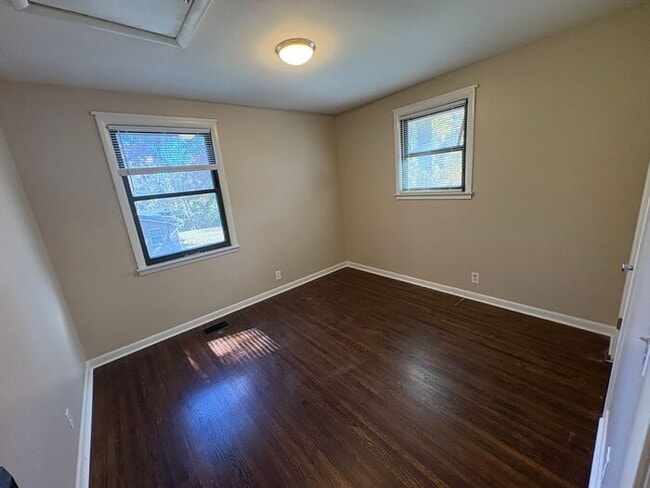 Foto del edificio - Donelson 3 Bedroom, 1 Bath House